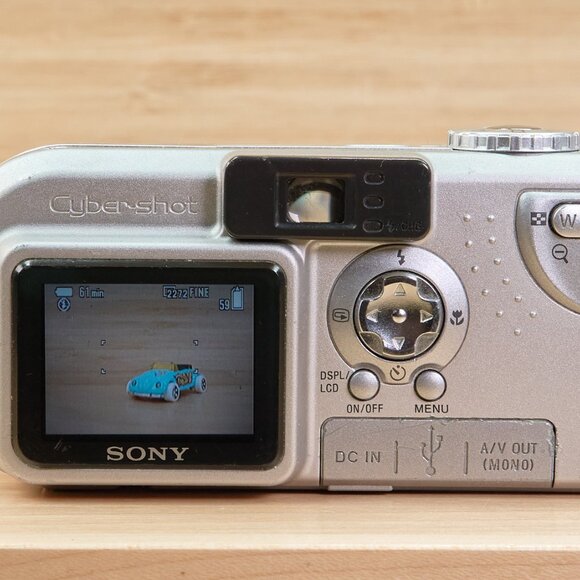 Sony Cyber Shot DSC-P9 Digital Camera 4MP Tested Working - Picture 7 of 12